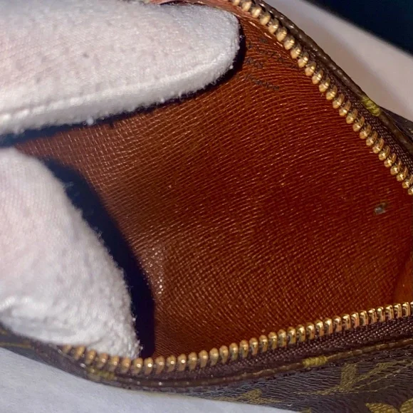 ‼️❌SOLD❌‼️Louis Vuitton Mini Papillon Pochette in Iconic Monogram Canvas in EUC - Picture 7 of 9